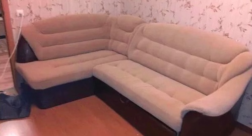 Перетяжка углового дивана. Мурманск